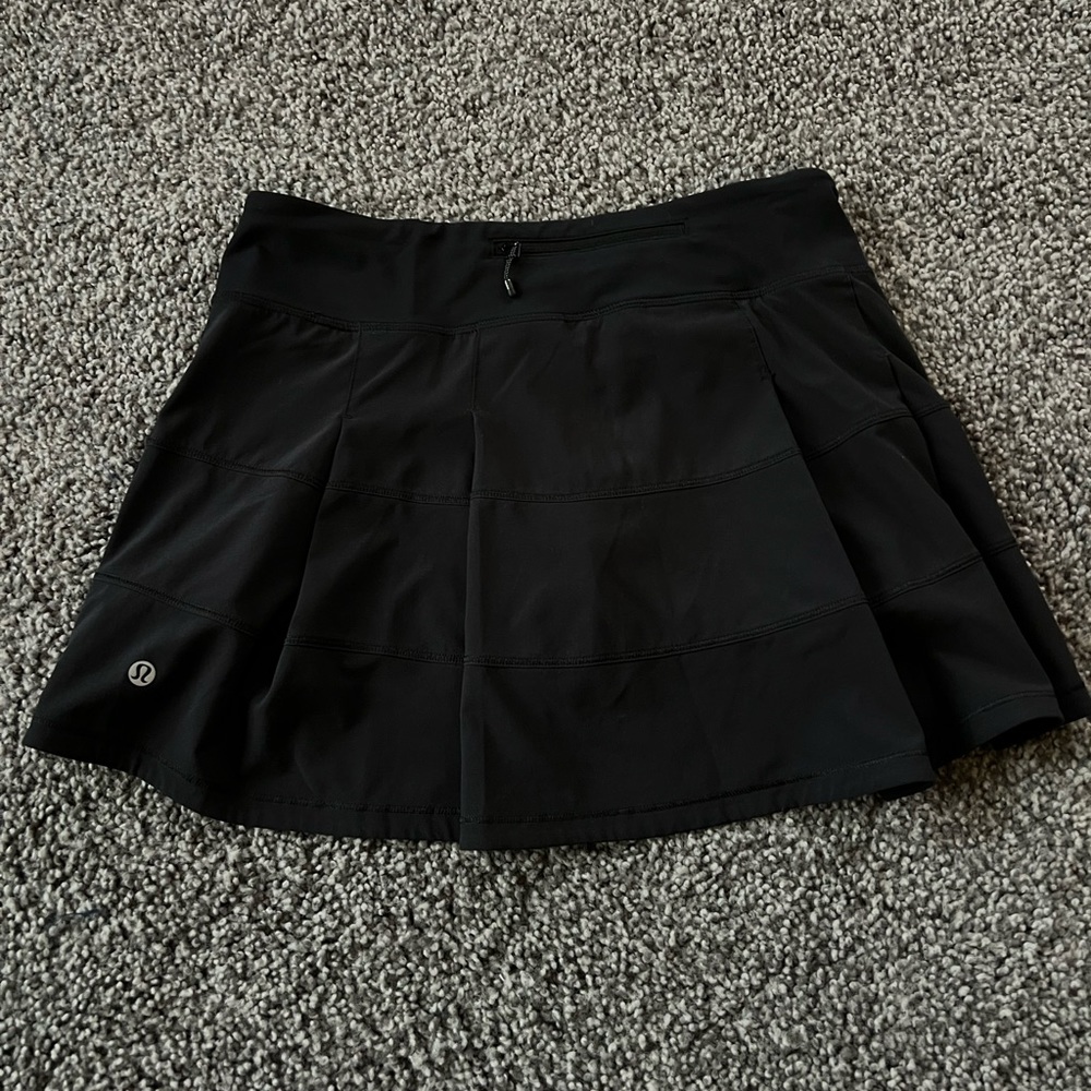 Lululemon black skort (6 Tall)